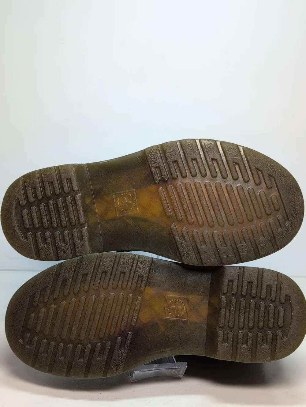 Dr Martens Delaney Airwair combat boot. Little girl or boy size 1 EU 32